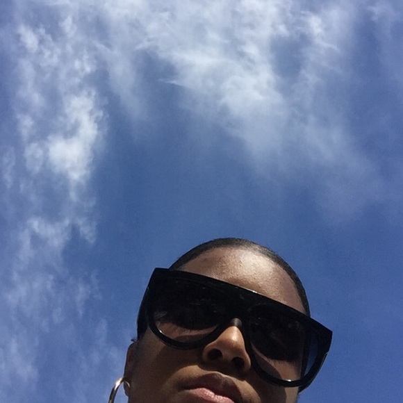 Meet your Posher, N - Picture 1 of 1